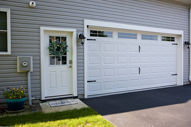 24/7 Emergency Garage Door Panel Replacement experts in Holyoke, CO